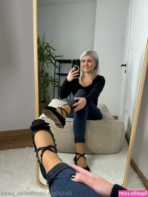 bellas_paws [ bellas-paws ] - I know you love some kinks tonight! 😋