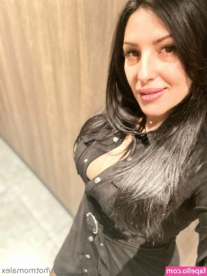 hotmomalex - Edging and leaking pre cum