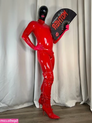 transfemdomqueen - Leg up or down
