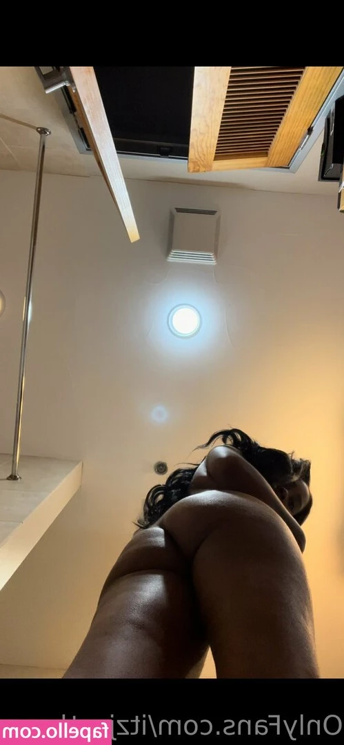 itzjusthoney - I have the prettiest feet