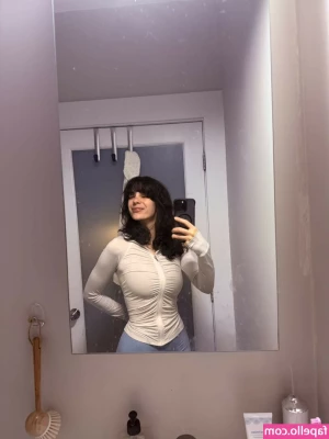 Heyitssarah [ heyitssarah-1 ] - Just me playing video games