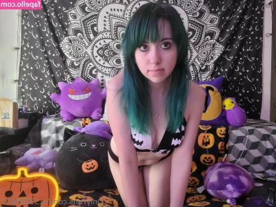 u153595911 - Slutty girls are so cute.  @sandra_sweet