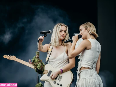 Pommelien Thijs [ pommelien-thijs ] - EXTREME GIRL @aqua_annie WHO STRETCHES HER HOLES WITH A HUGE COCK