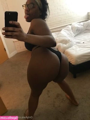 ebonyyfree - It s One Boob Wednesday    with a bit of pussy