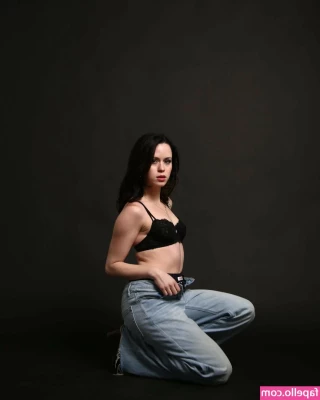 jenhearts247 - Yes that is a butt plug in my ass. Come on over to my paid onlyfans.