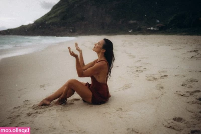 Juliana Knust [ juliana-knust ] - On the 22nd day of locktober you re starting to accept your