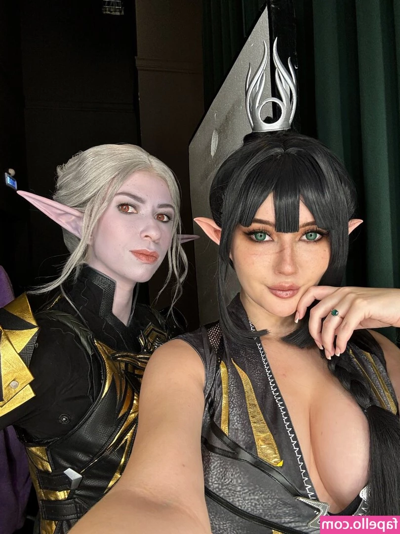 Elena Kyalviyainen [ elena-kyalviyainen ] - Can you guess how many tattoos in total  tigerl and I both have