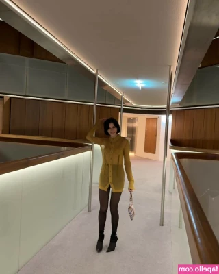 Alice Pagani [ alice-pagani ] - Quick nut shot   I need your help baby