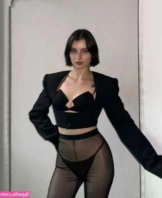 Alice Pagani [ alice-pagani ] - I had times when i hated my booty. But now i think its pretty nice.
