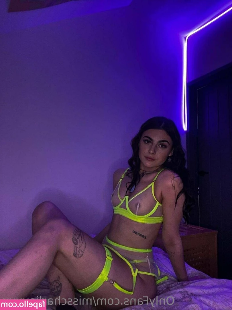 misscharlievxxx - A nut before work   much needed