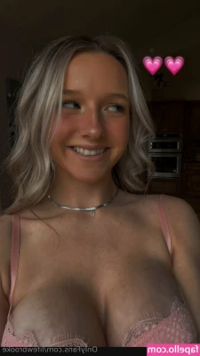lifewbrooke - Can we sexting now? DM me if yes😏