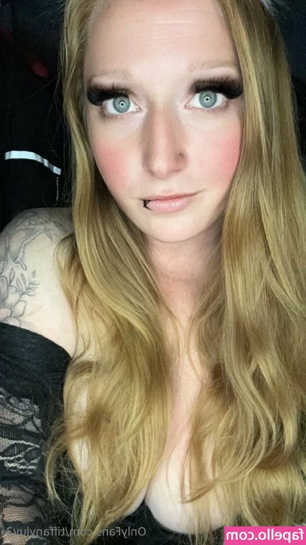 tiffanyluv3 - Just want to say thanks to all that sub d this month  My birthday is