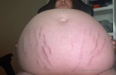 fatbellysasuke - Do you like what you see  DM me for this vid