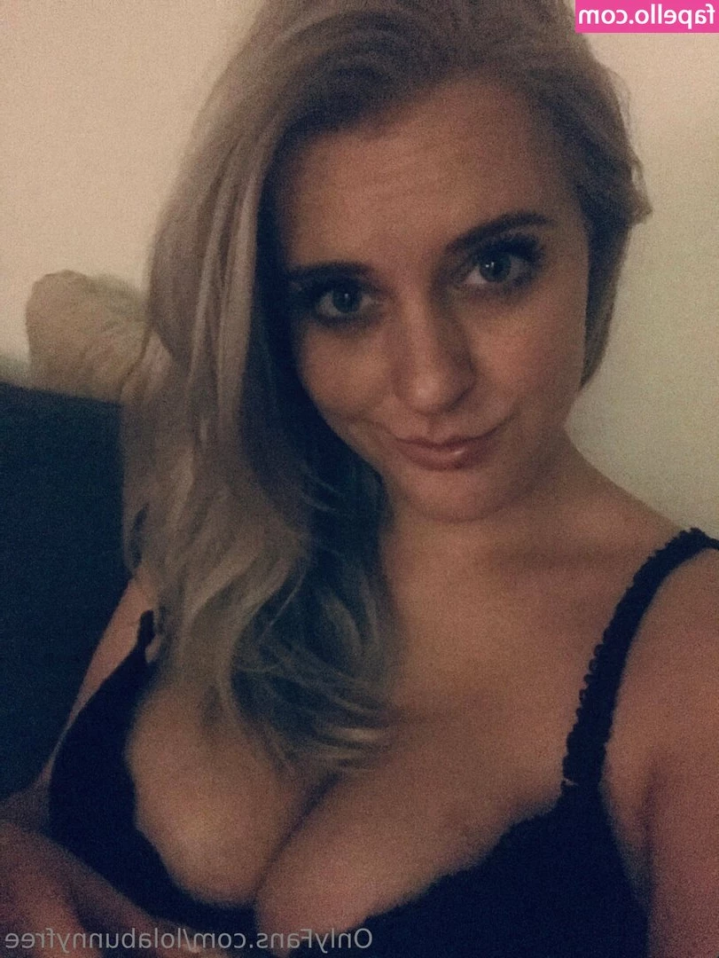lolabunnyfree - Can I send you pics like this while you work 😋