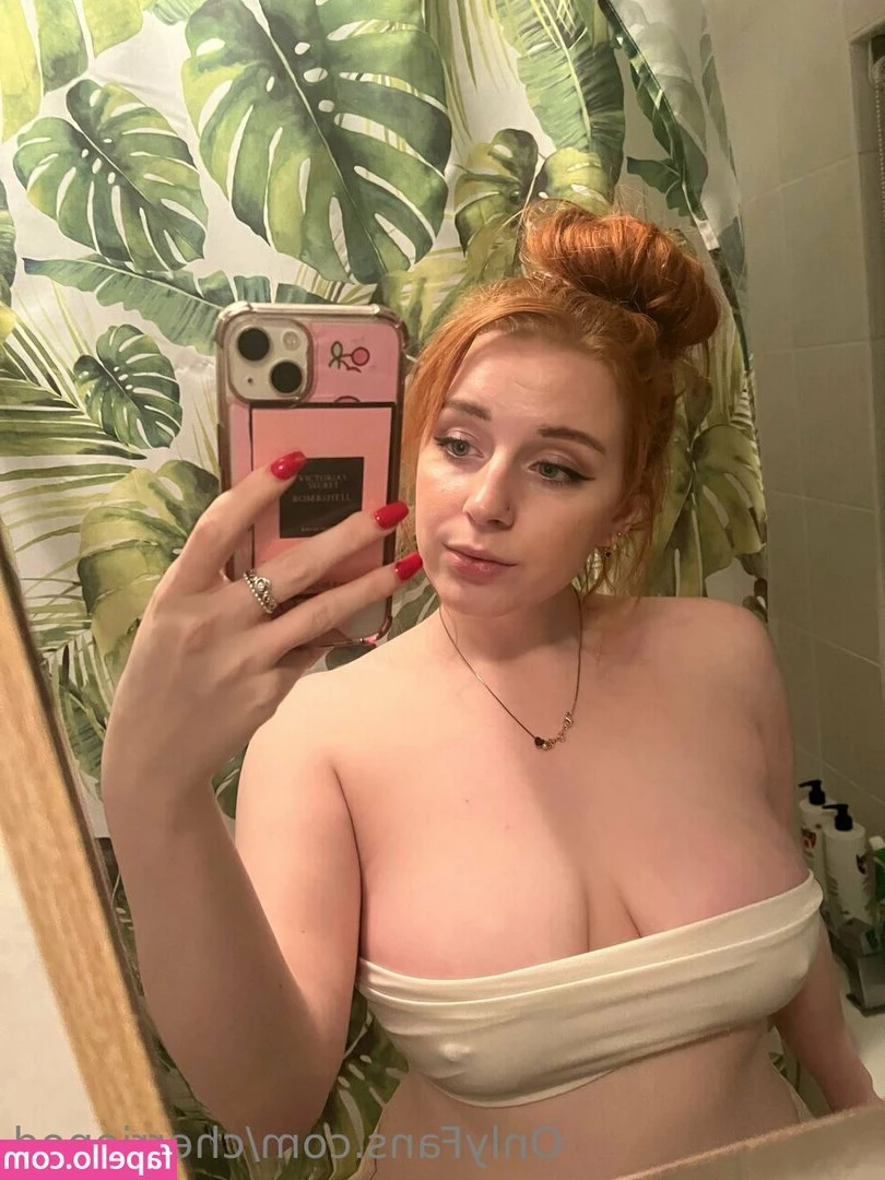 Cherriepod - Mistress Bunz needs her ass worshipped and pussy licked....who got