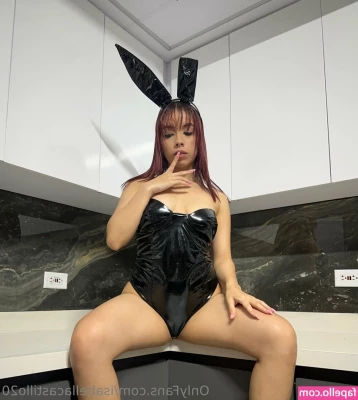 isabellacastillo20 - prickly butts