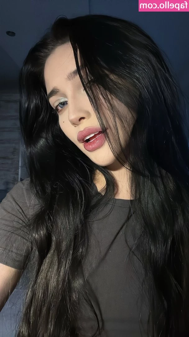 Mahiye Selin [ mahiye-selin ] - She’s a big belly 👅