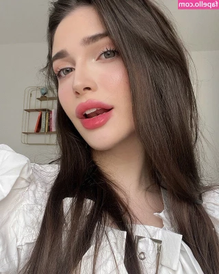 Mahiye Selin [ mahiye-selin ] - Guten Morgen! Bin ganz alleine im Bett 🛌 💔