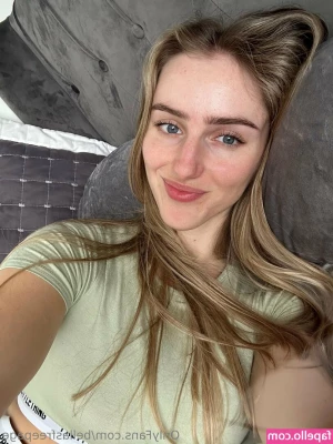 bellasfreepage [ bellasfreepage-1 ] - Felt cute playing with my dick