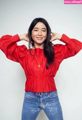 Maya Erskine [ maya-erskine ] - Your hot chocolate-girl   ebonymeow is eager to feel  the hardness of