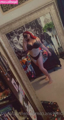 laurennashleyy2 - Something new with @thebattlerz is in your inbox now! 👀