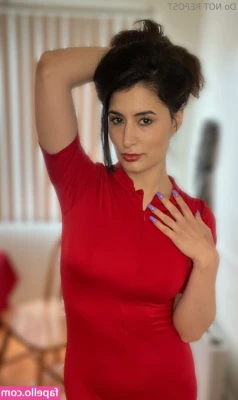snarkybrunette - I just wanna do me  who else wanna do me