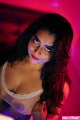 Iara Sanchez [ iara-sanchez ] - Struggling to get it in
