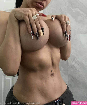 kaliyahgoddess - I love work out
