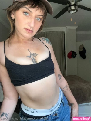 ashtrayprincess - Am I the reason you bust your cum today