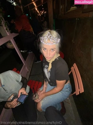 ashtrayprincess - i m going camping this weekend who wants naughty outdoor photos