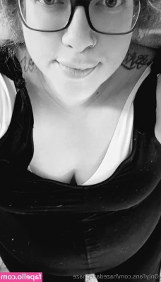hazedazephaze - Hello my sexy babes  Tomorrow I will be going live with a few of my