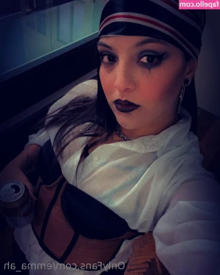 emma_ah [ emma-ah ] - Los cachondeos más ricos son entre  kitshi69 y yo