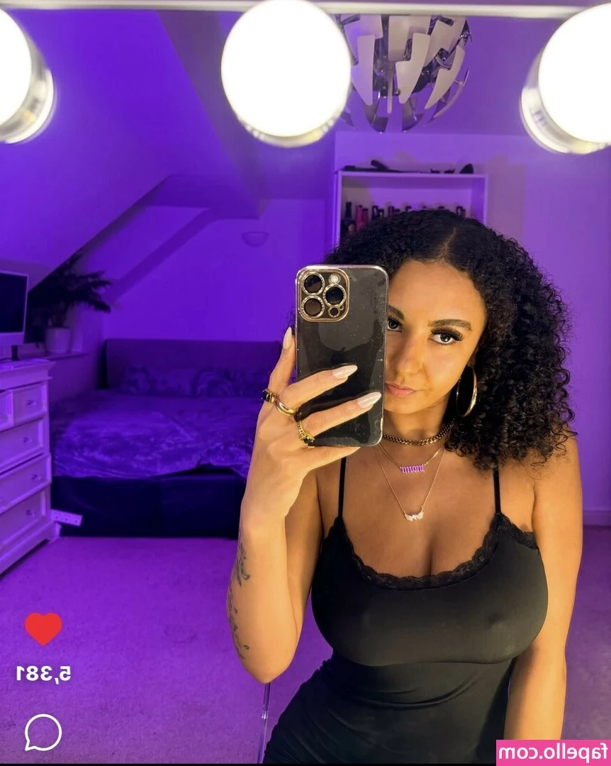Imoni - Just laying around naked