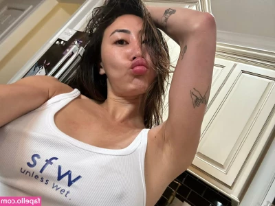 Lizzy Capri [ lizzy-capri ] - I m available on cam tonight  Shoot me a message for info