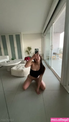Lizzy Capri - Kinky little play time