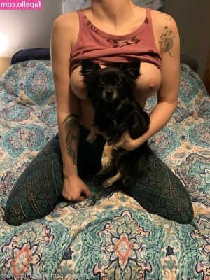missblahzayroze - Nothing wrong with a little bit of nipple pinching. 🥰🥵
