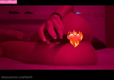suzzzie - Could you fuck me while I hang over the edge of the bed