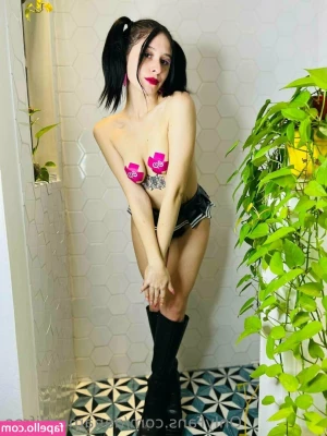 danameztlifree - I love steamy hot showers