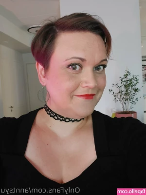 anntsyu - My favorite position to be in   My pussy looks so cute from that angle