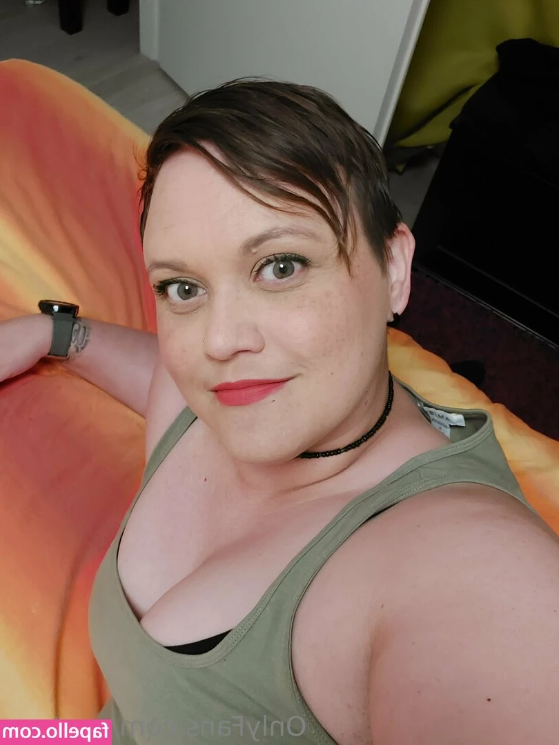 anntsyu - HUMAN PIZZA!!! 🤪🍕 going live NOW on chaturbate!