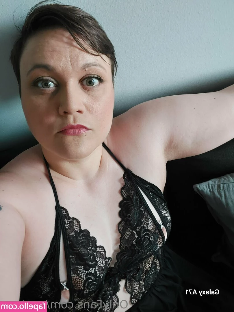 anntsyu - This weekend, I am hoping to do some sets of photoshoots. If anyone