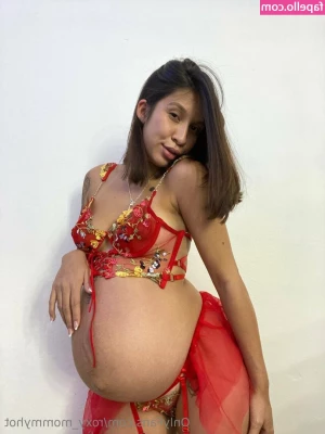 roxy_mommyhot [ roxy-mommyhot ] - Hebben jullie mij gemist lieverds  Ik jullie wel     Ik heb nog