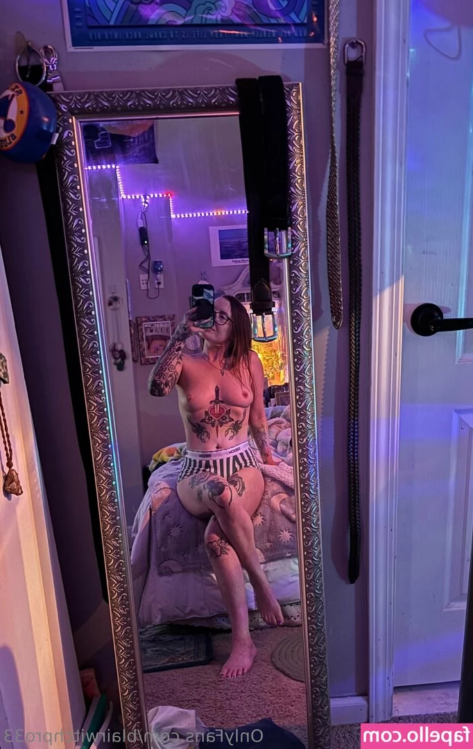 blairwitchpro33 - Titttiesss and ass for daysssss baby
