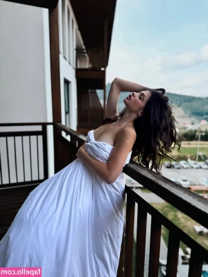 Anastasia Kosteniuk [ anastasia-kosteniuk ] - I’m just out here being domesticated 😈😏