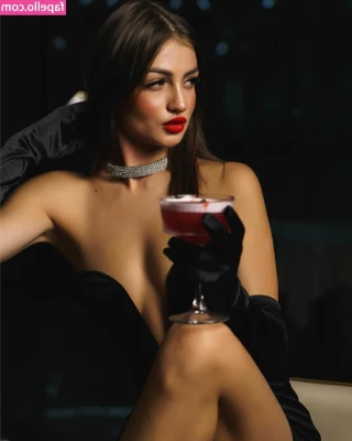 Anastasia Kosteniuk [ anastasia-kosteniuk ] - New Twitter  press the button in the bio to follow
