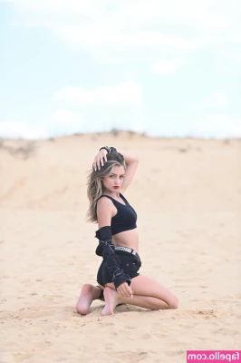Anastasia Kosteniuk [ anastasia-kosteniuk ] - Daddy s gonna show you a real ball game