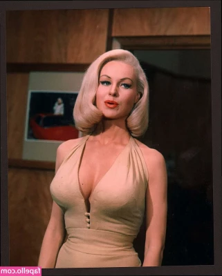 Vintage Sexy Celebs [ vintage-sexy-celebs ] - Atentos  Retomamos