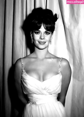 Vintage Sexy Celebs [ vintage-sexy-celebs ] - Foot worship is definitely a favourite of mine        And being a