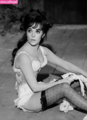 Vintage Sexy Celebs [ vintage-sexy-celebs ] - 313