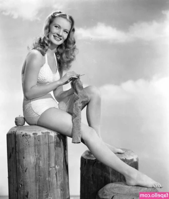Vintage Sexy Celebs [ vintage-sexy-celebs ] - Am I a good girl  uwu